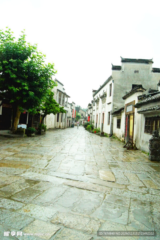 江南水乡古巷石板路