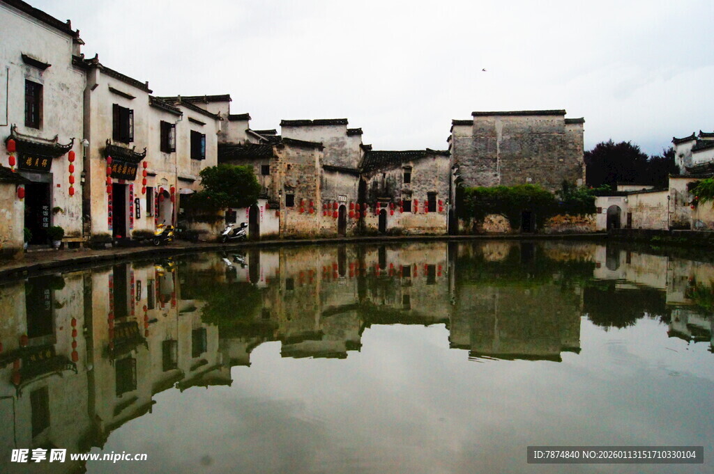 江南水乡古村池塘美景