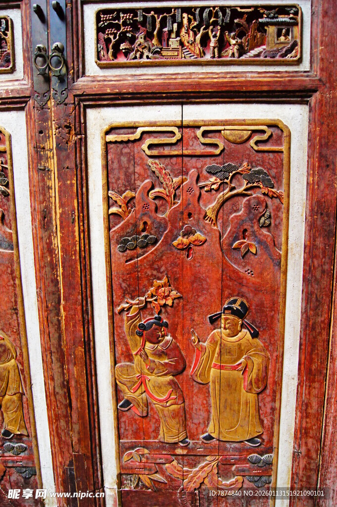 中式木雕人物屏风