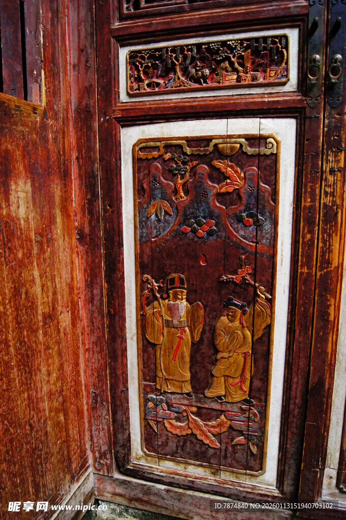 古旧木雕门饰细节