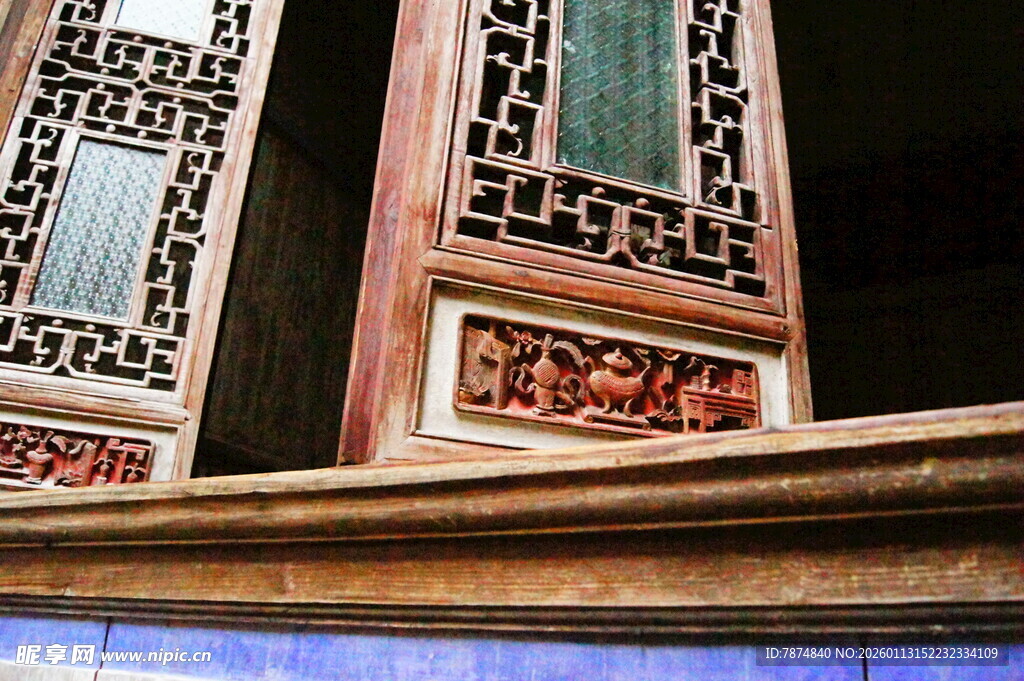 中式雕花门窗细节展示