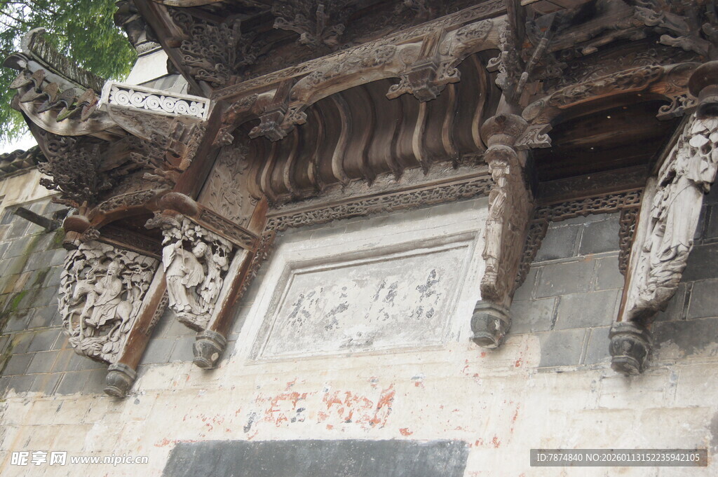 古建门楼雕刻细节展示