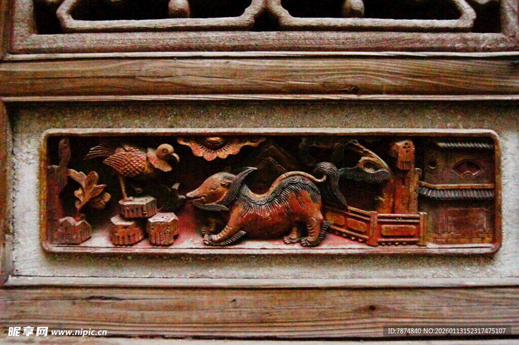 木雕上的精美动物图案