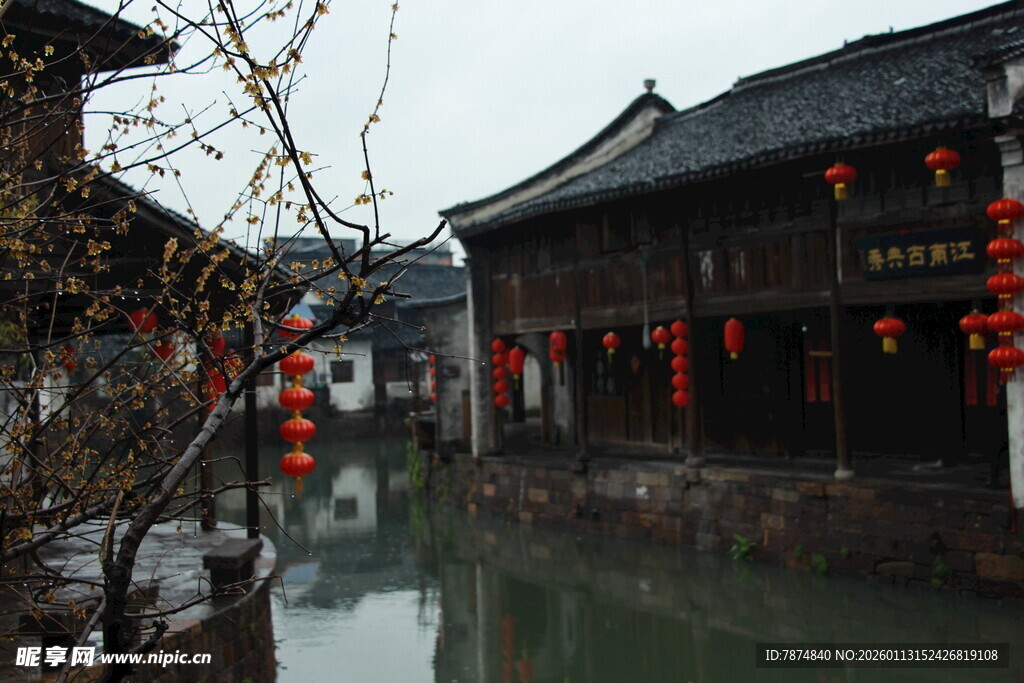 江南水乡古巷红灯笼景