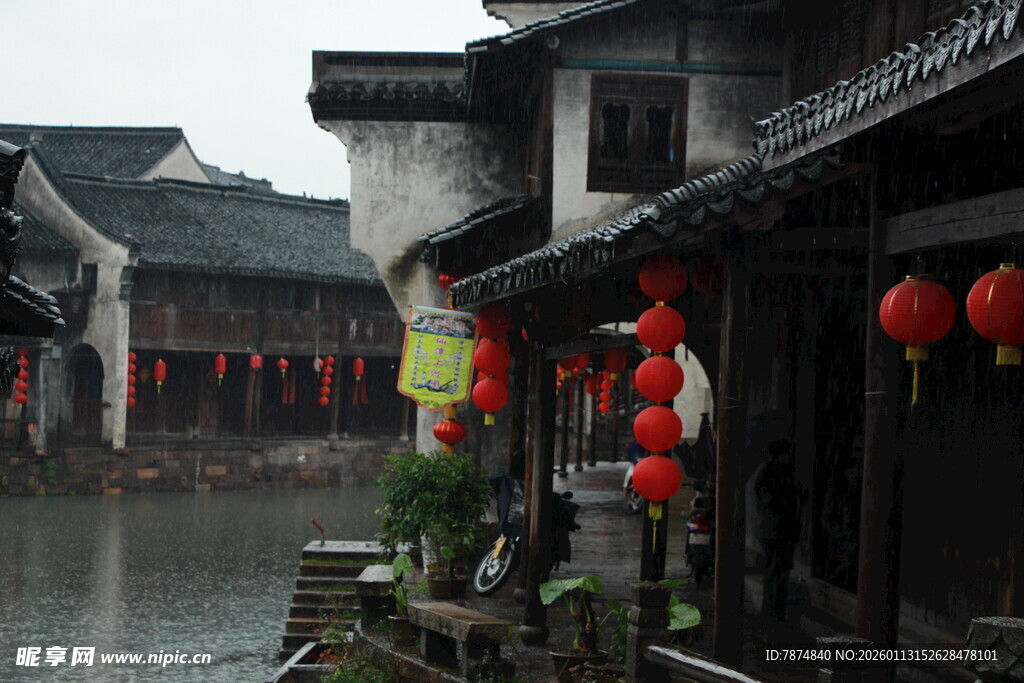 江南水乡古巷红灯笼