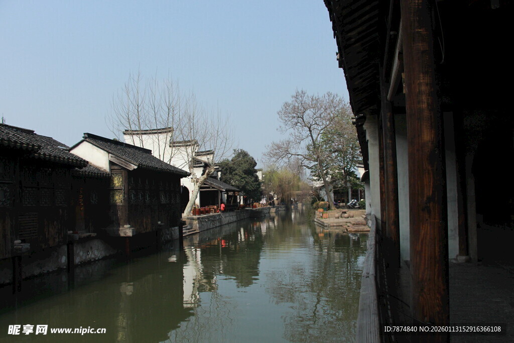 江南水乡河道古朴景致