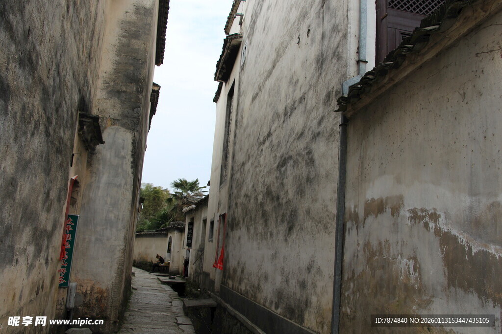古老小巷 斑驳墙面的静谧