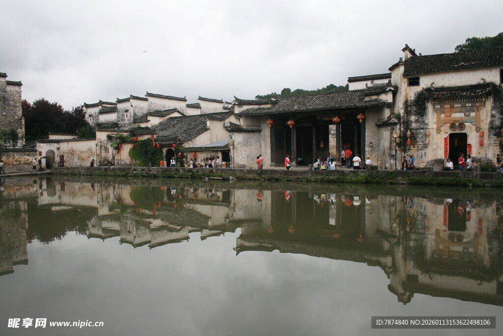 江南水乡古村落倒影
