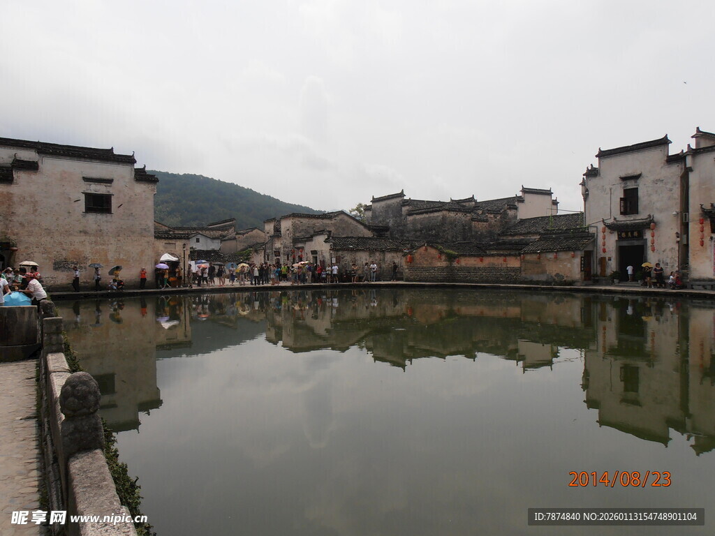 江南水乡古村落池塘景致