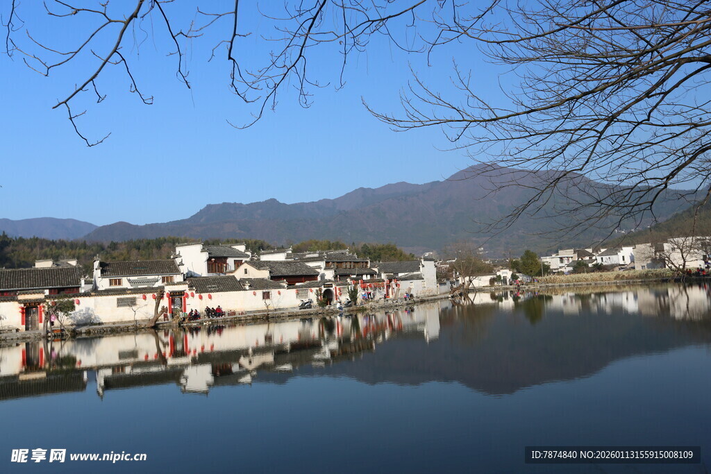 山水相依的宁静村落