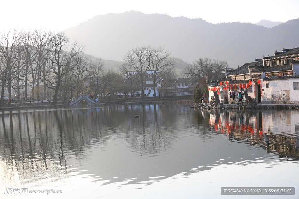 湖畔古居 静谧山水风光