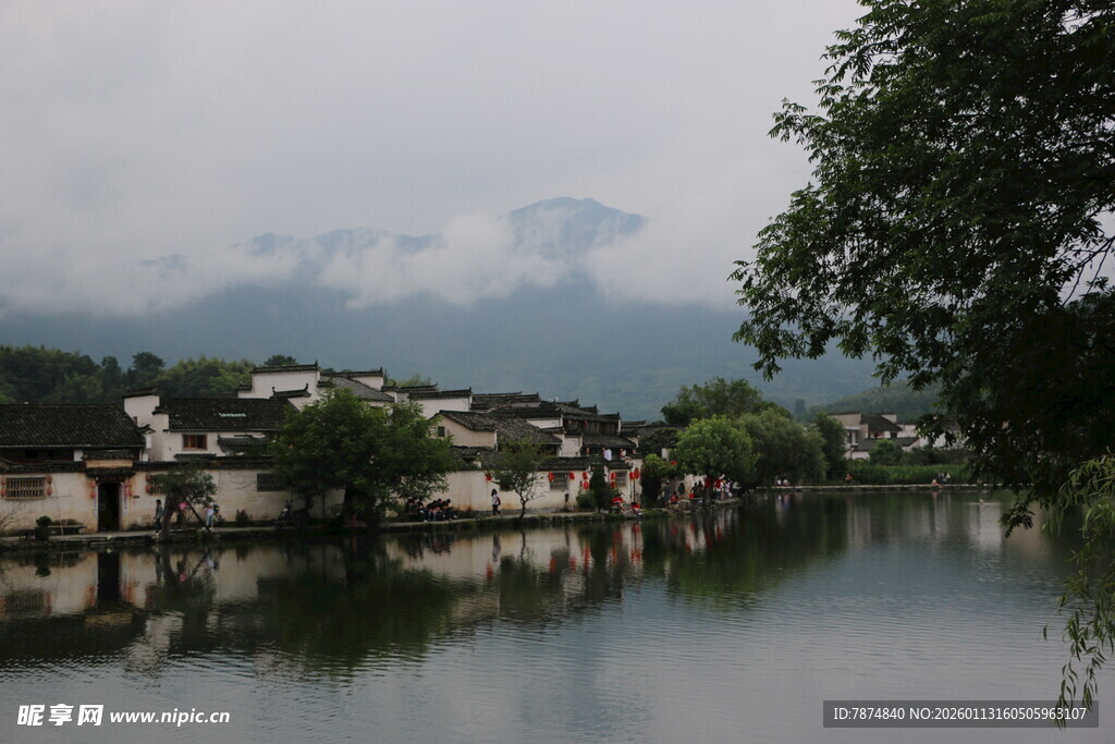 江南水乡宁静湖景风光