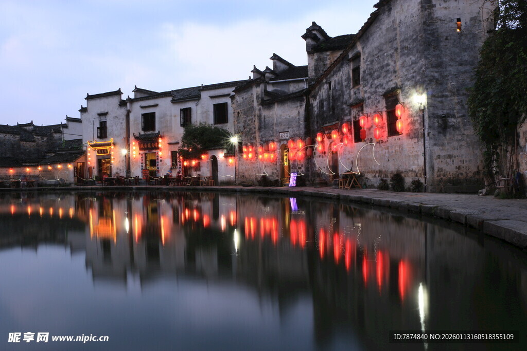 水乡古镇夜景 静谧如画