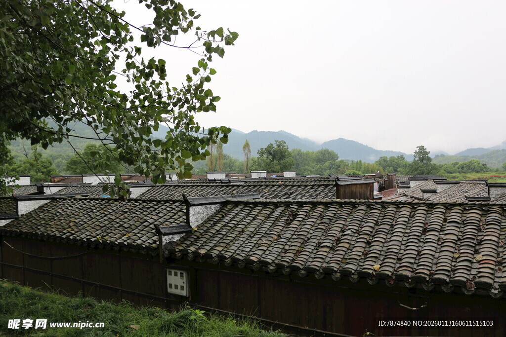江南水乡古朴屋顶景观