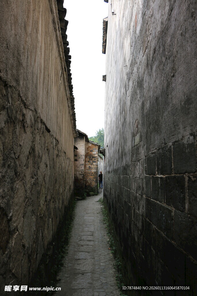 狭窄幽深的古老小巷