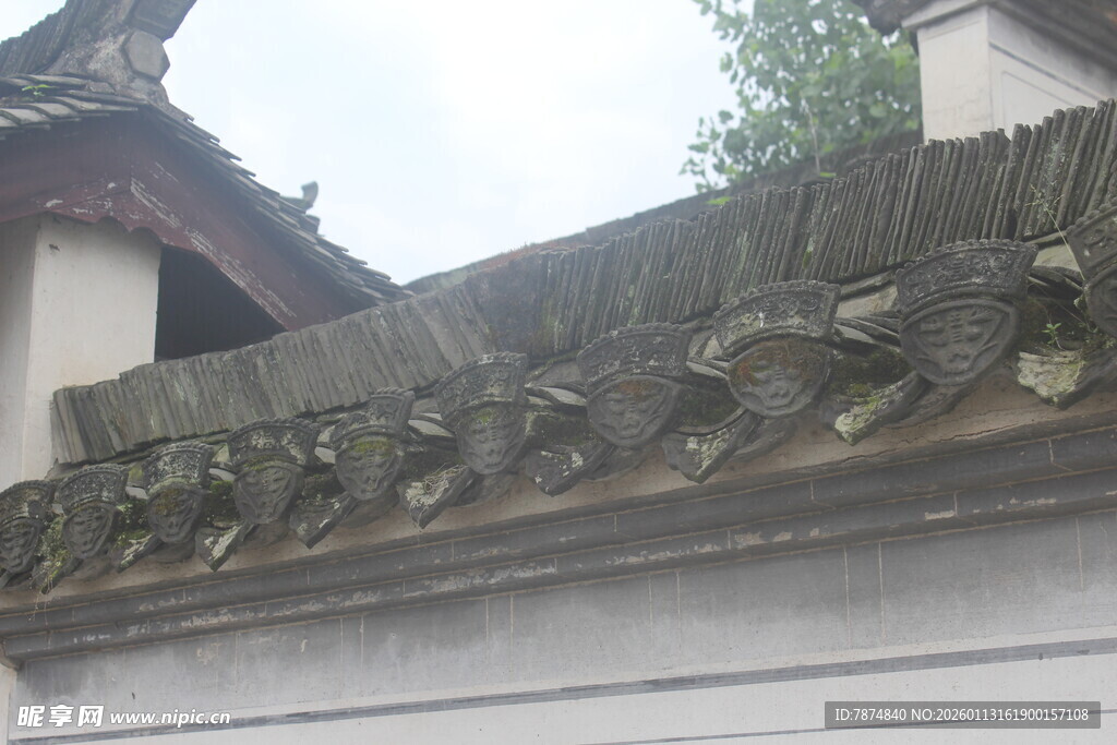 中式建筑屋檐雕刻装饰