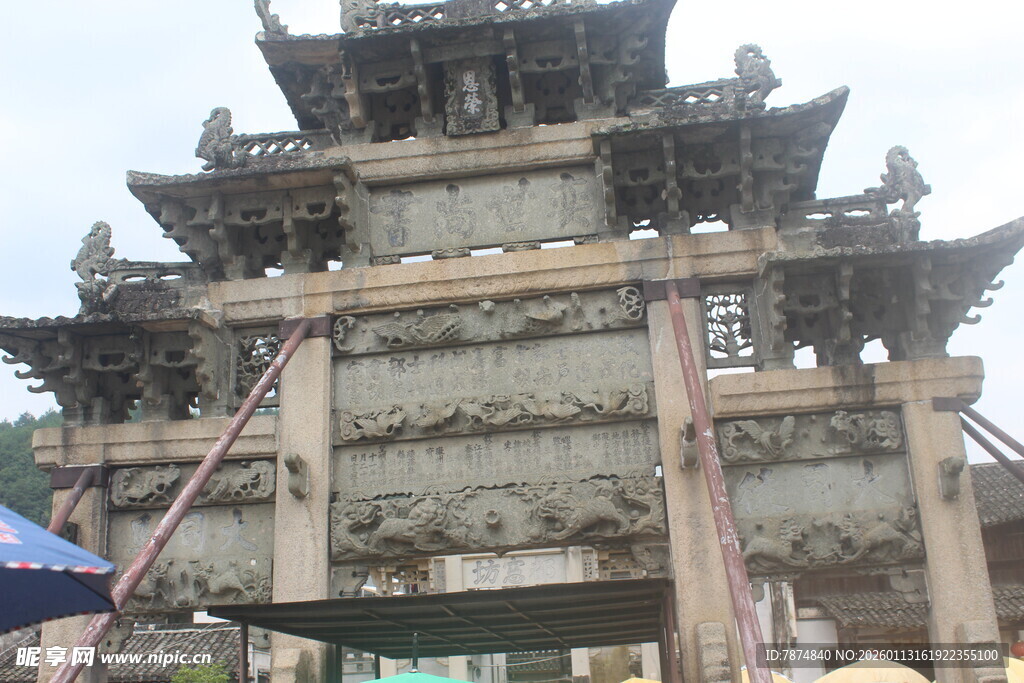 古牌坊修缮现场