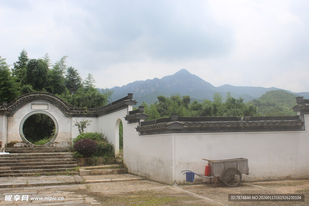 中式庭院 远山近景相映