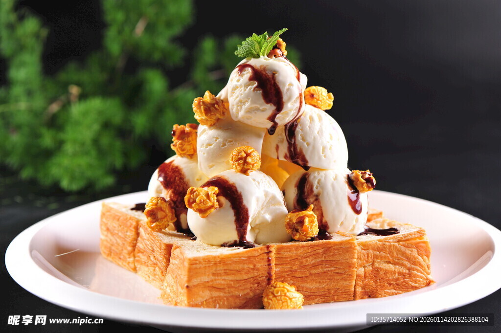 创意吐司冰淇淋甜品