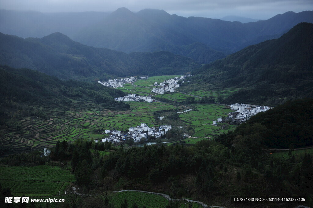 山间村落美景