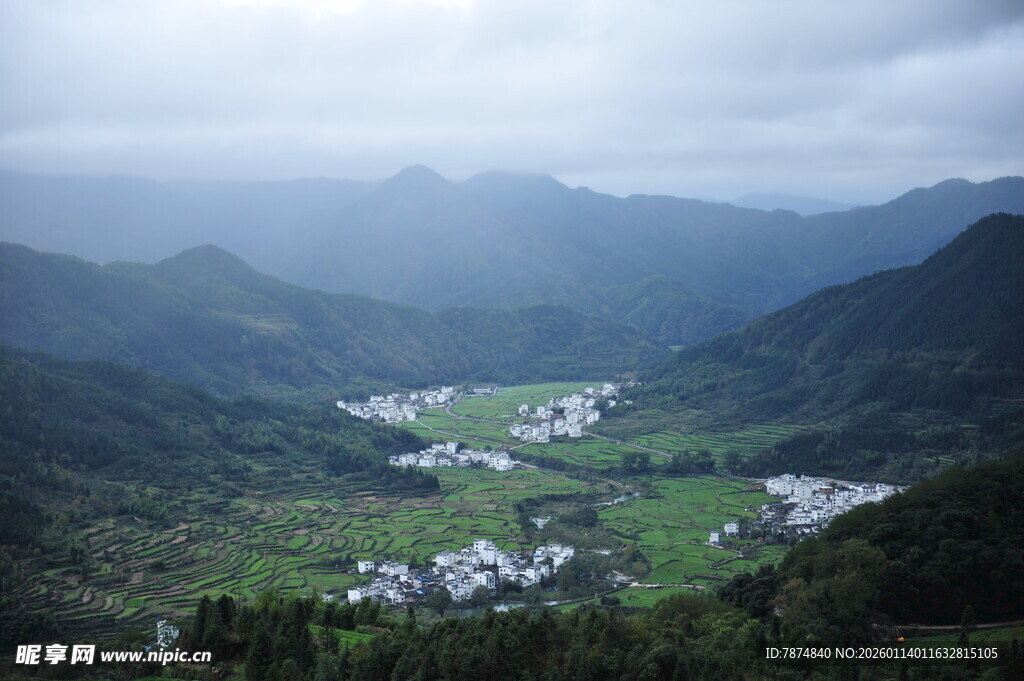 山间村落美景
