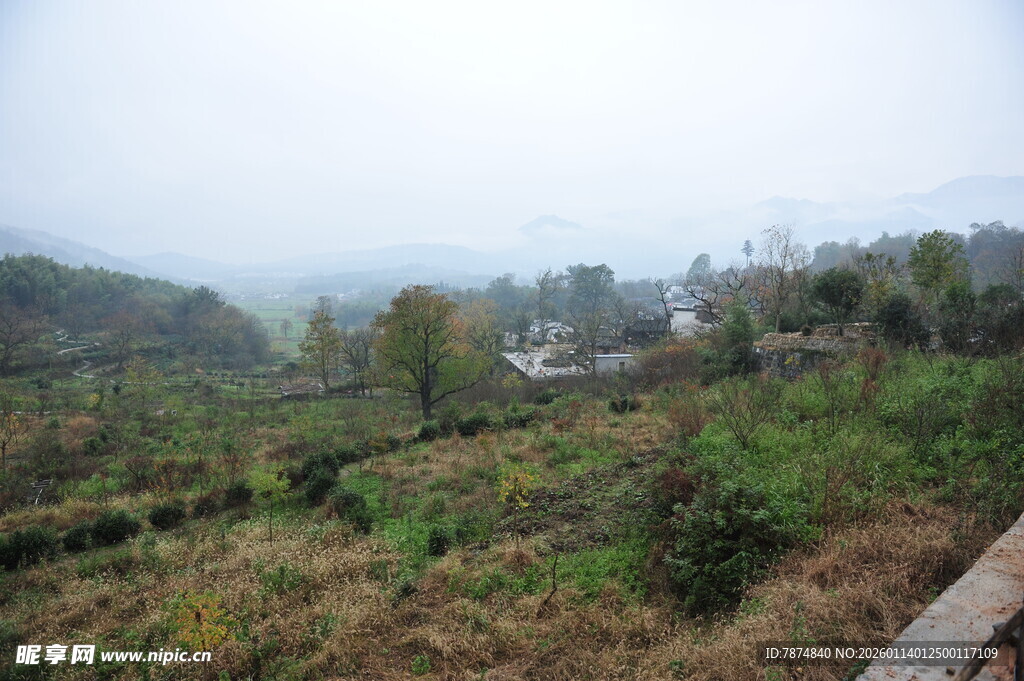 山间景色 朦胧乡村风貌
