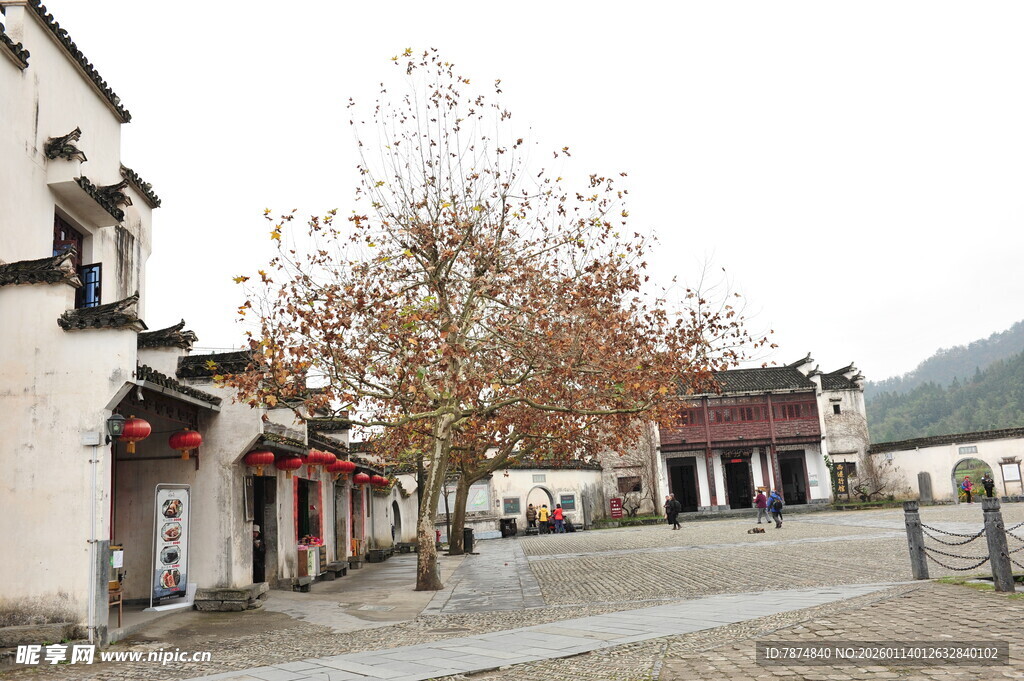 古村落街道秋景