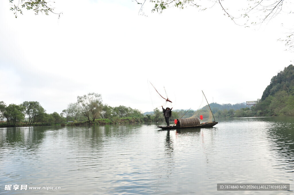 江上孤舟悠然景