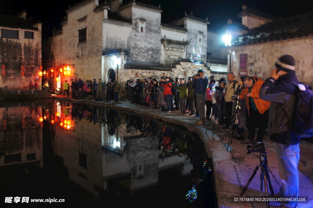古村夜景人群摄影场景
