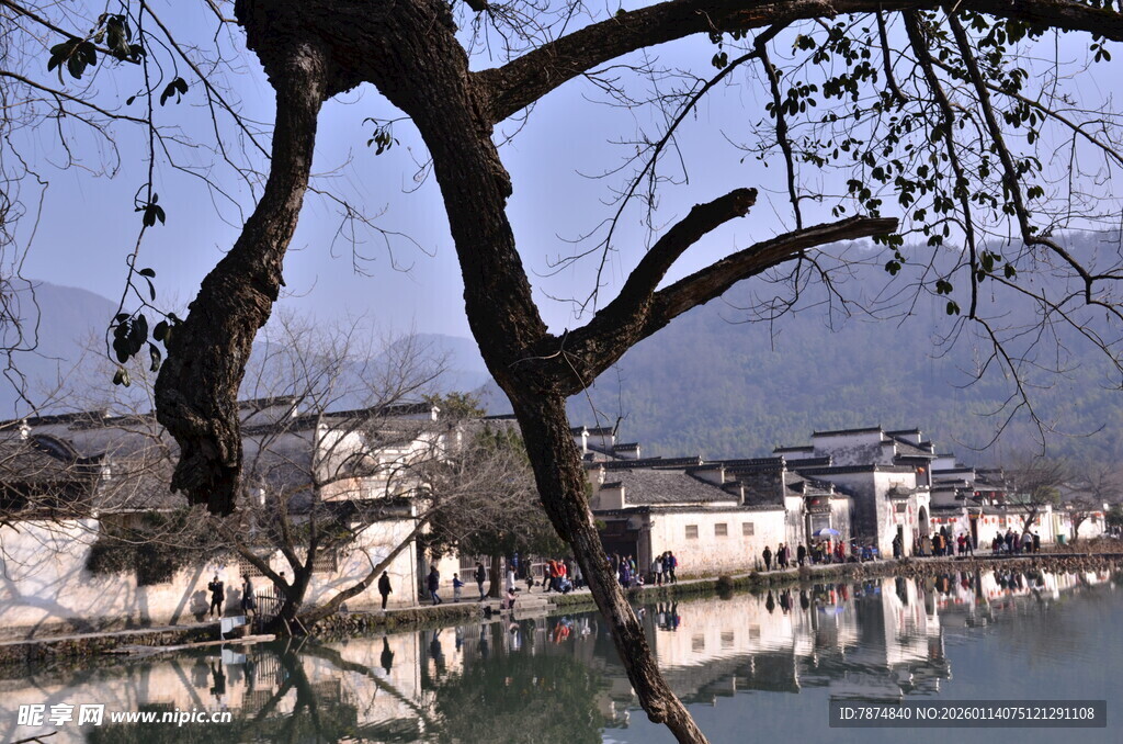 江南水乡古村湖畔景致
