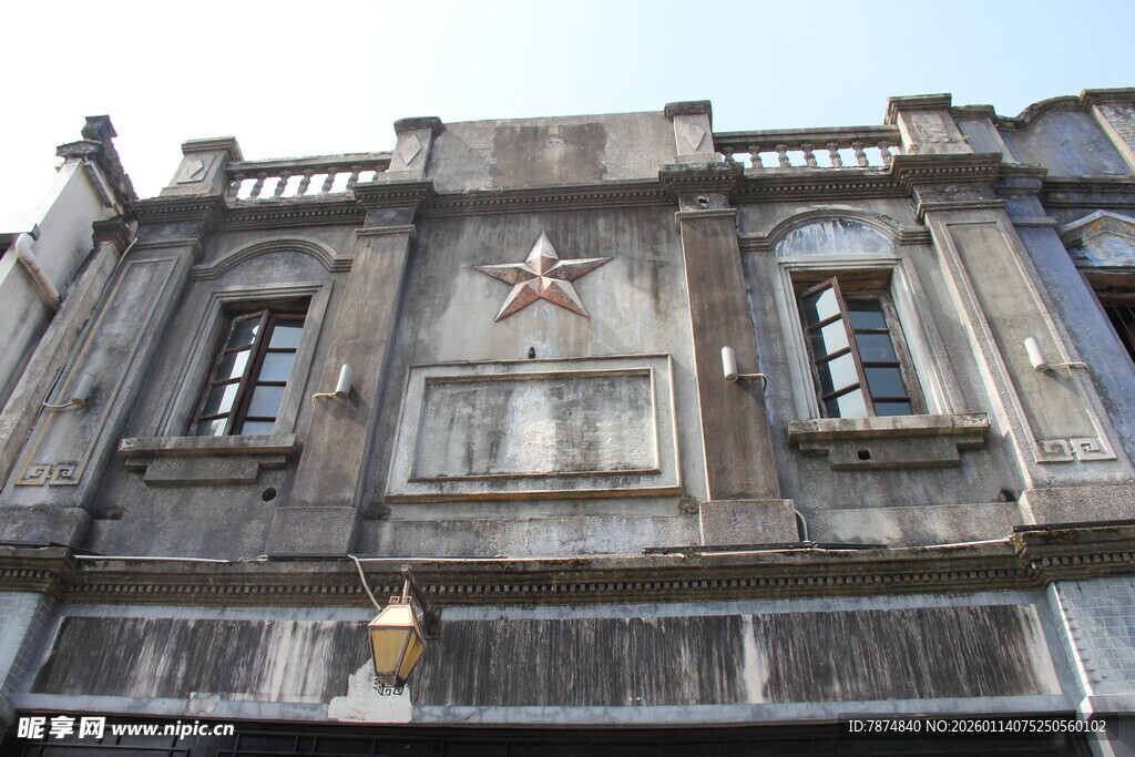 复古风格的旧建筑外观