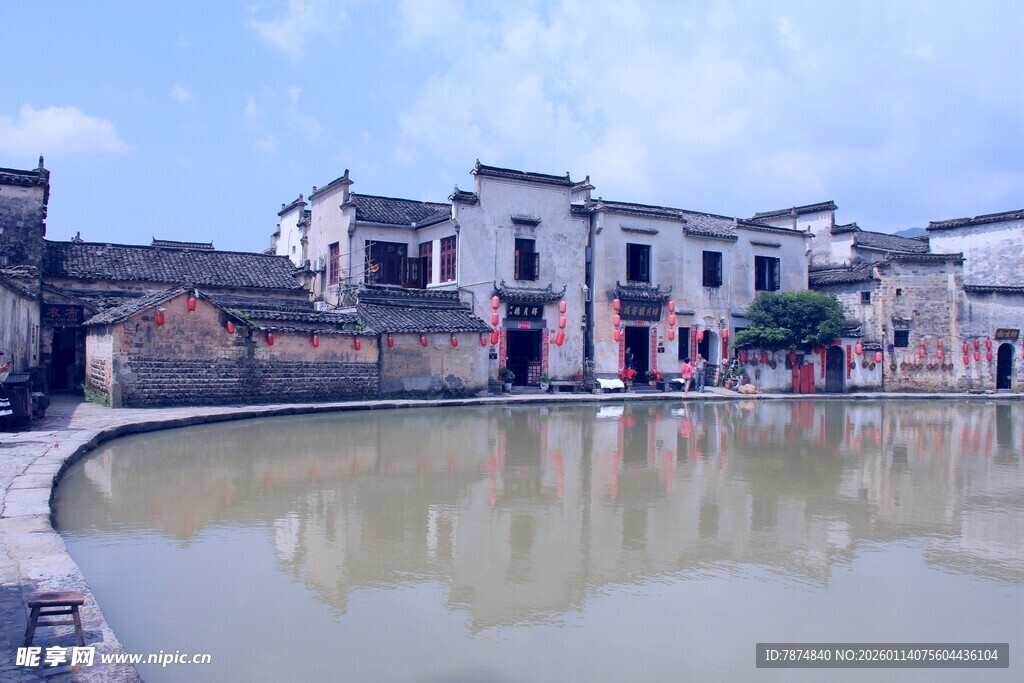 江南水乡古村落池塘景致