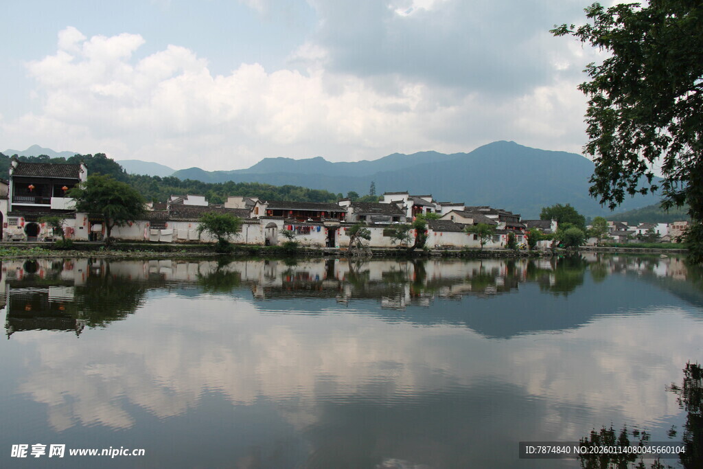 水乡美景 山水倒映如画