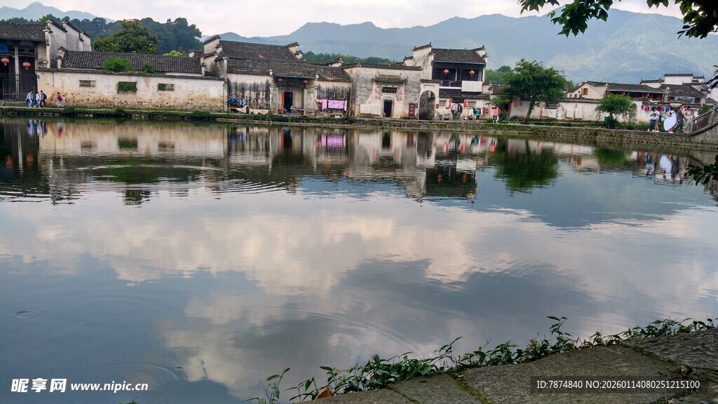 水乡倒影 静谧如画