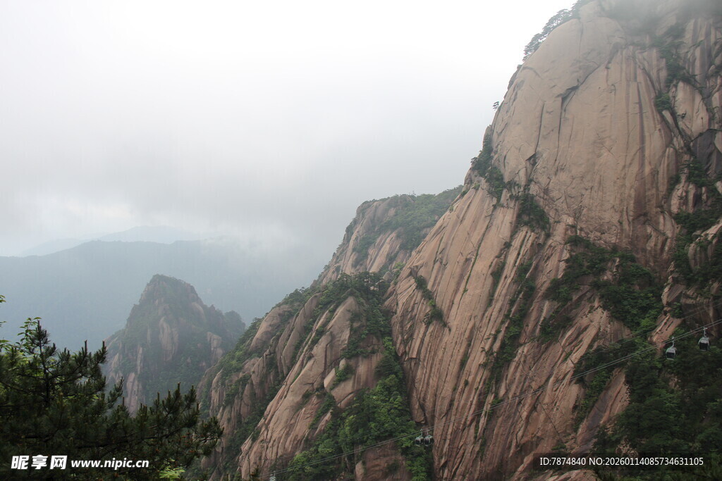 巍峨壮丽的高山景观