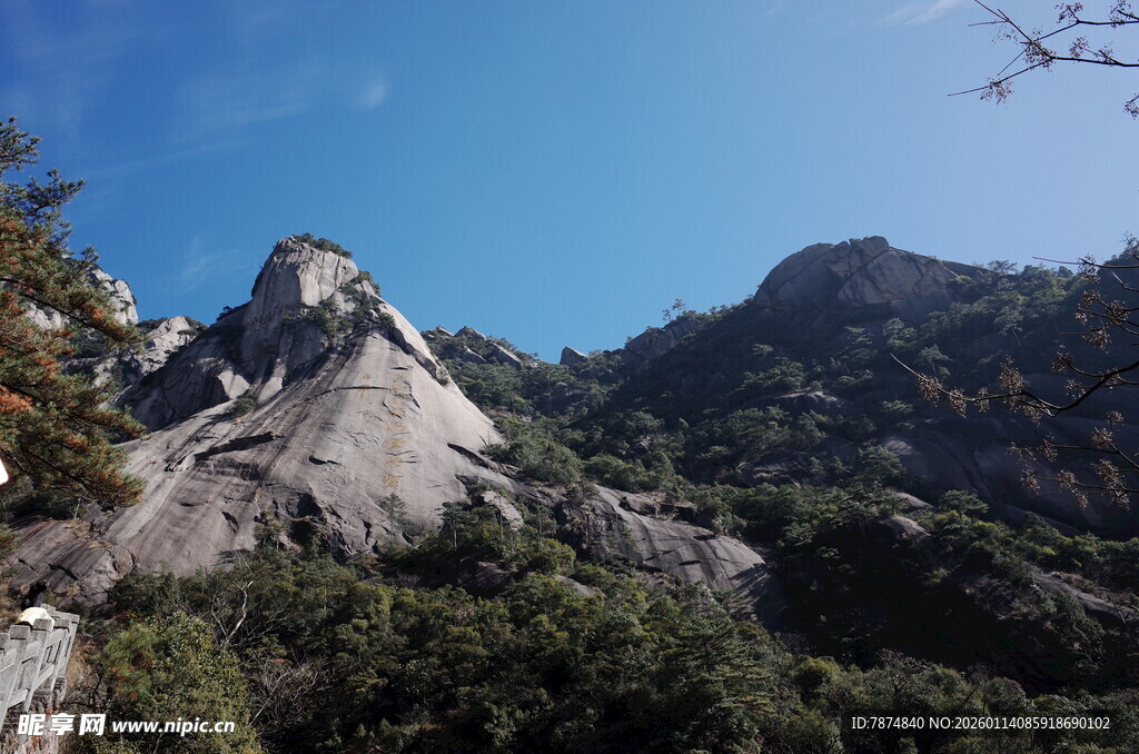 雄伟壮丽的高山景观