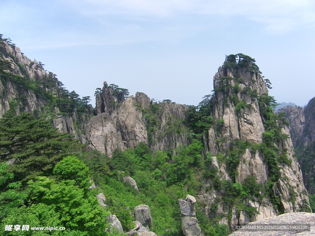 壮丽黄山奇峰景观