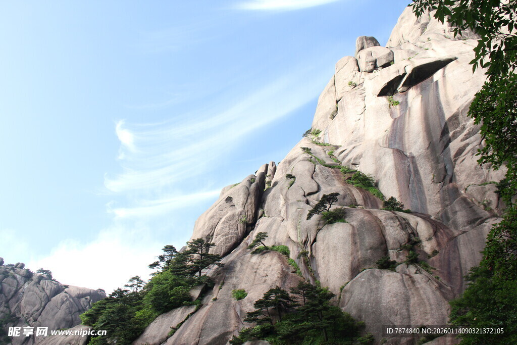 巍峨山石 尽显自然之壮美