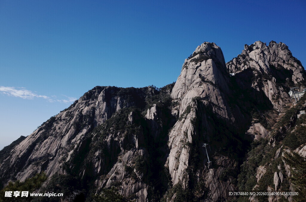 巍峨壮丽的高山景观