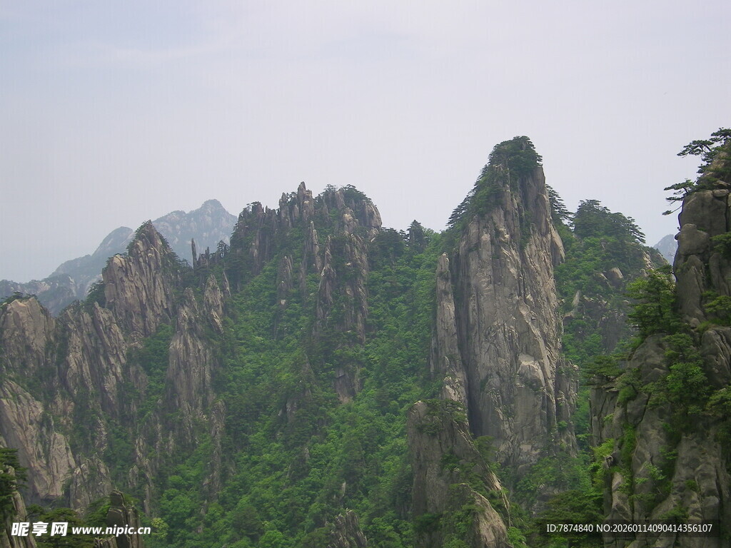壮丽黄山奇峰景观