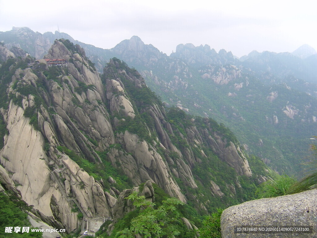 壮丽巍峨的高山景观