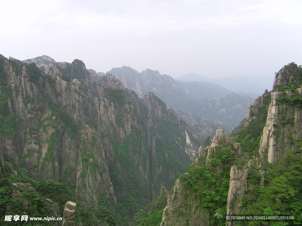 壮丽黄山山峦景观