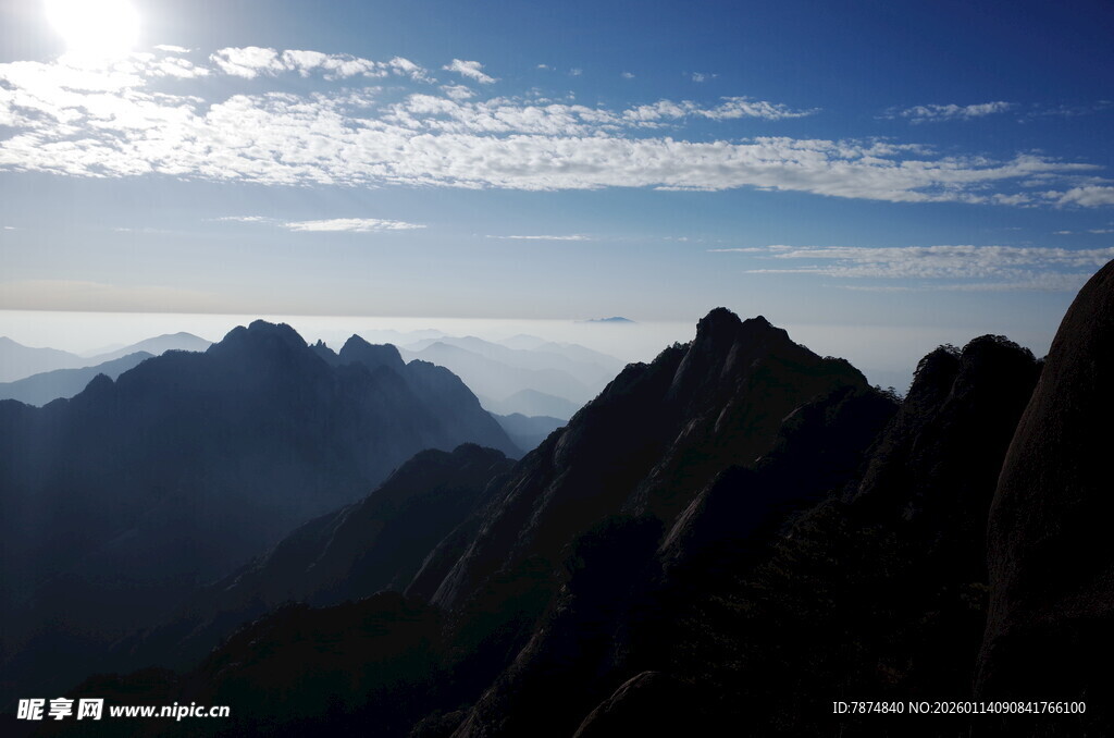 壮丽山景与天际线