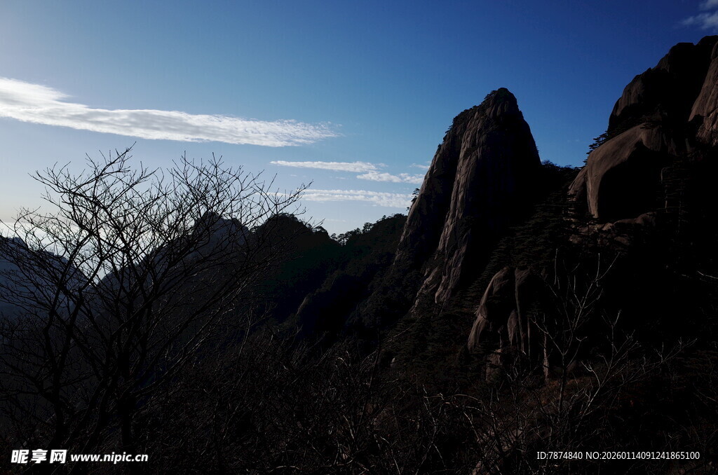 壮丽山景与天际线
