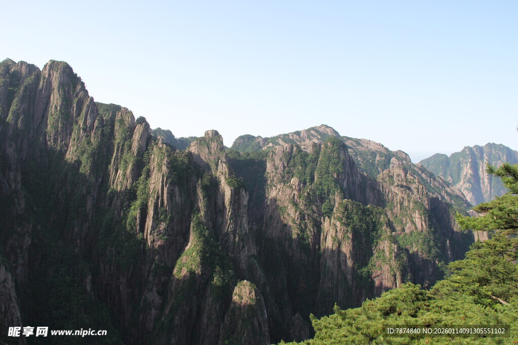 壮丽巍峨的高山景观
