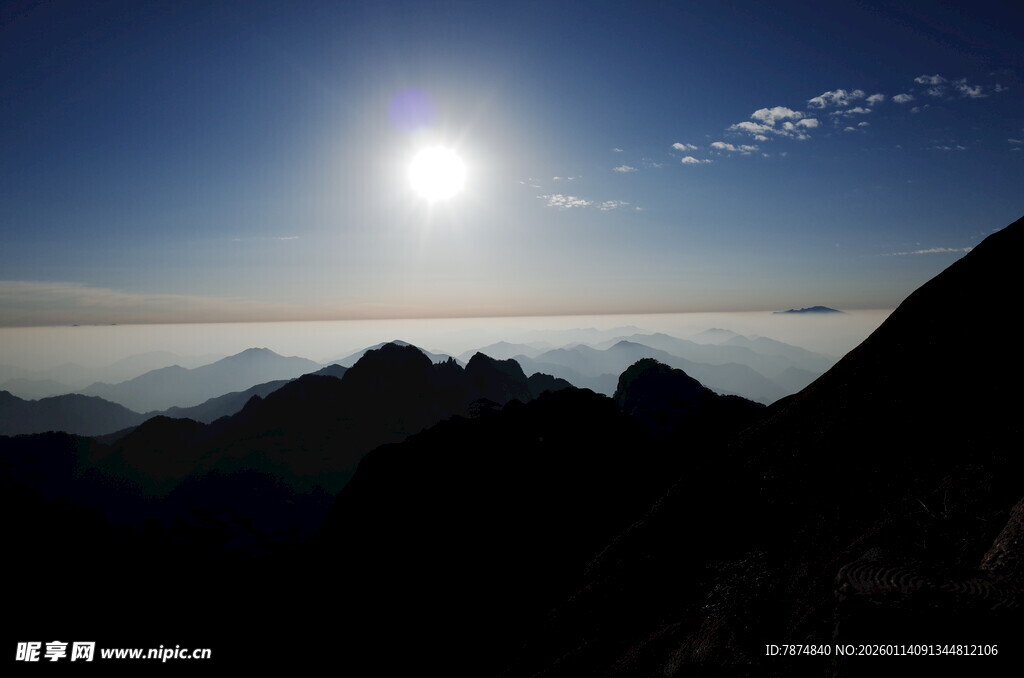 山顶日出壮丽景观