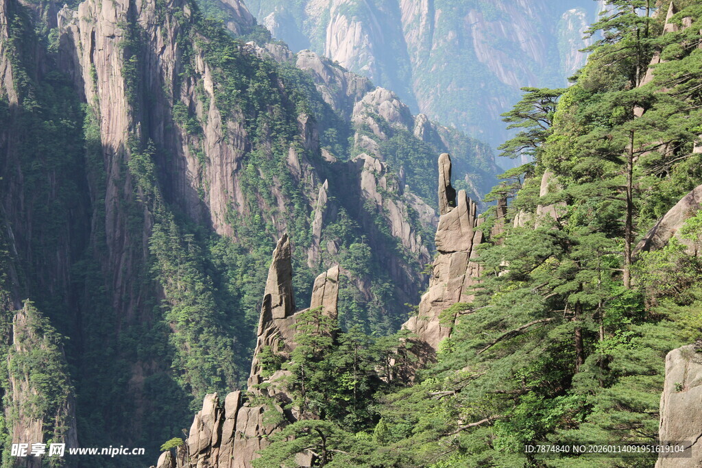 壮丽黄山奇峰景观