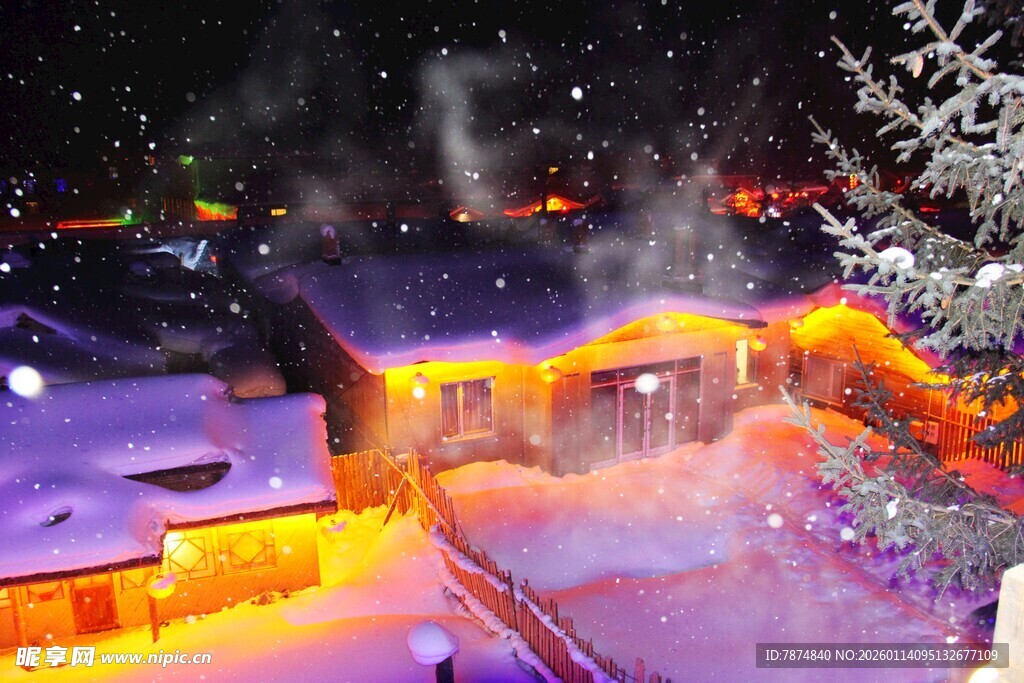 雪夜中的温馨乡村小屋