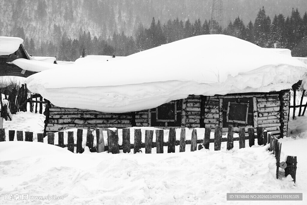 雪覆木屋 冬日静谧景致