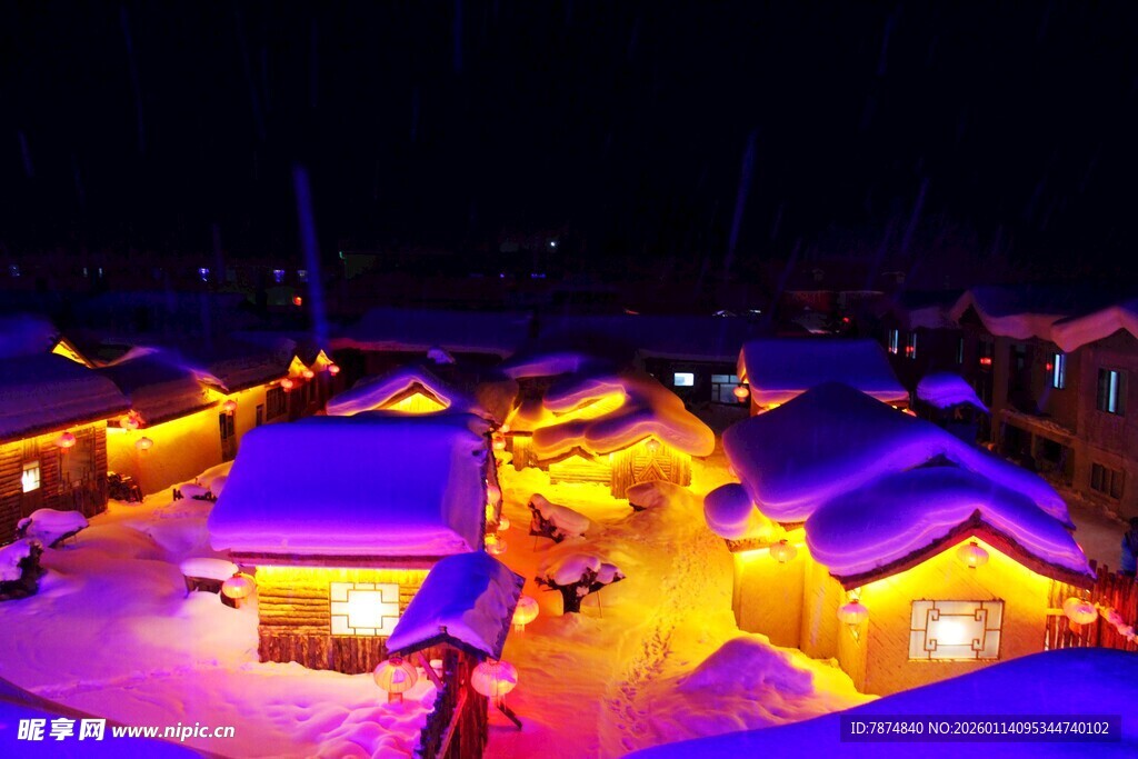 雪乡夜景 梦幻灯光小屋
